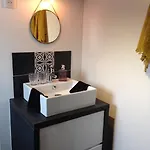 Casa de hóspedes Idees Deco At